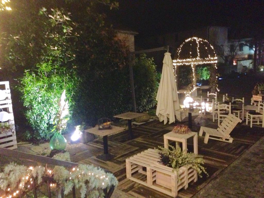 Hotel Le Vigne Di Corvino Casteggio Екстериор снимка