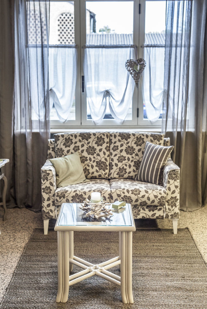 Hotel Le Vigne Di Corvino Casteggio Екстериор снимка