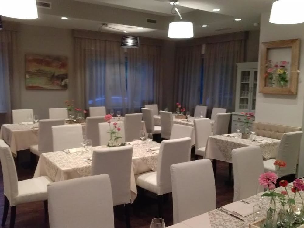 Hotel Le Vigne Di Corvino Casteggio Екстериор снимка