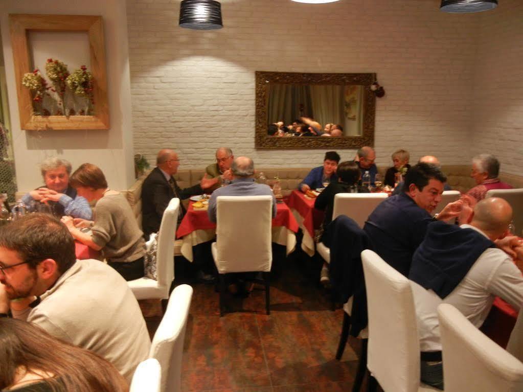 Hotel Le Vigne Di Corvino Casteggio Екстериор снимка